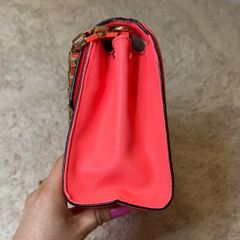 Kate Spade Surprise Coral Scarlett’s Carroll Park Shoulder Bag